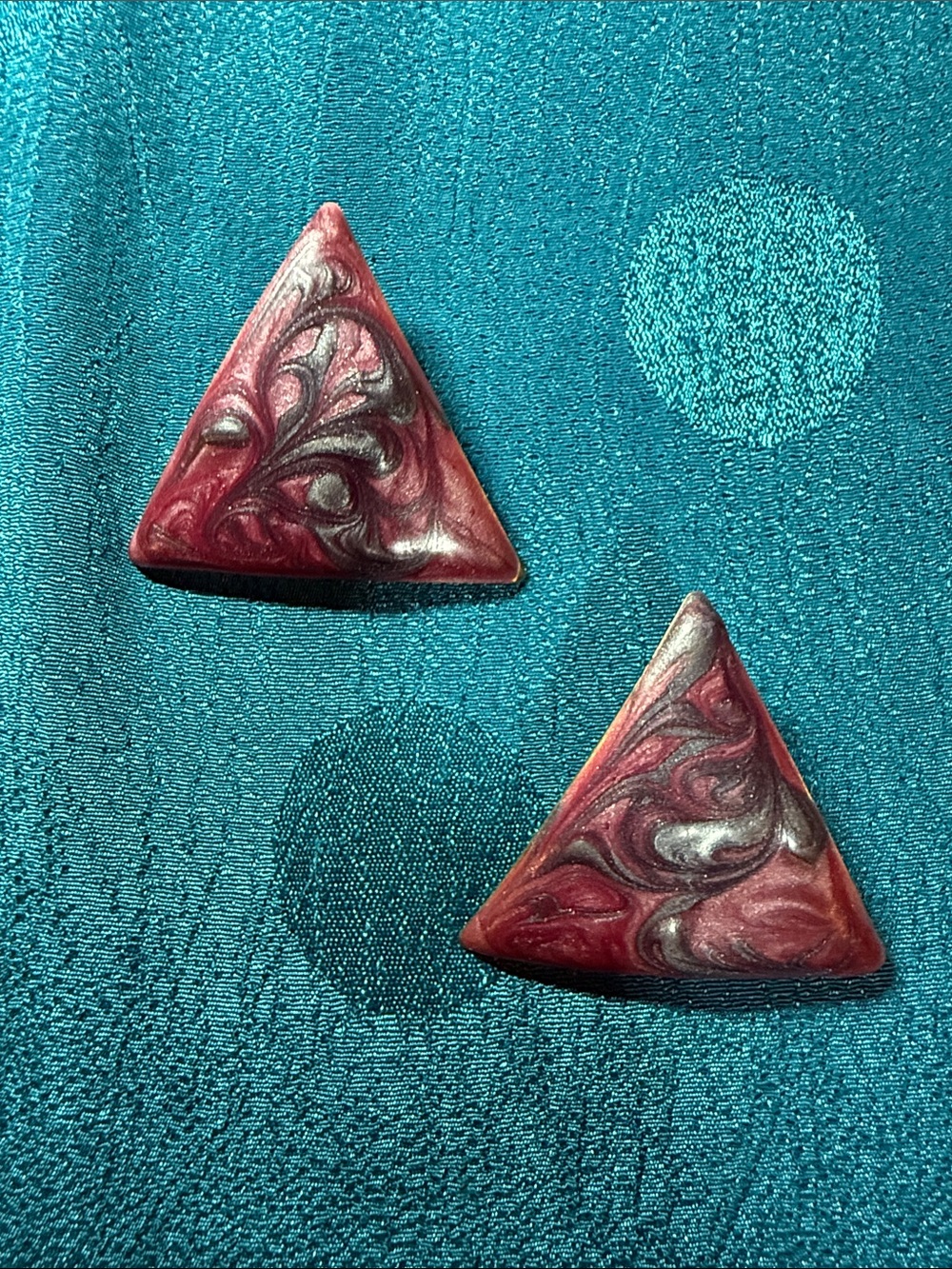 Handcrafted Marbled Triangle Earrings in Deep Maroon